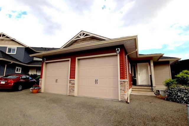 1 - 1900 Hugh Allan Dr, Townhouse with 3 bedrooms, 2 bathrooms and 1 parking in Kamloops BC | Image 2