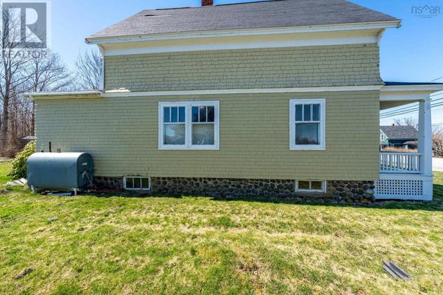 8378 Highway 1, House detached with 5 bedrooms, 1 bathrooms and null parking in Clare NS | Image 11