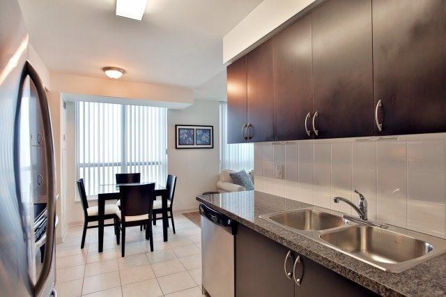 1604 - 4850 Glen Erin Dr, Condo with 2 bedrooms, 2 bathrooms and 1 parking in Mississauga ON | Image 6