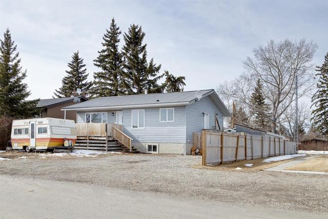 216 Bartstow Street, House detached with 2 bedrooms, 2 bathrooms and 5 parking in Wheatland County AB | Image 17