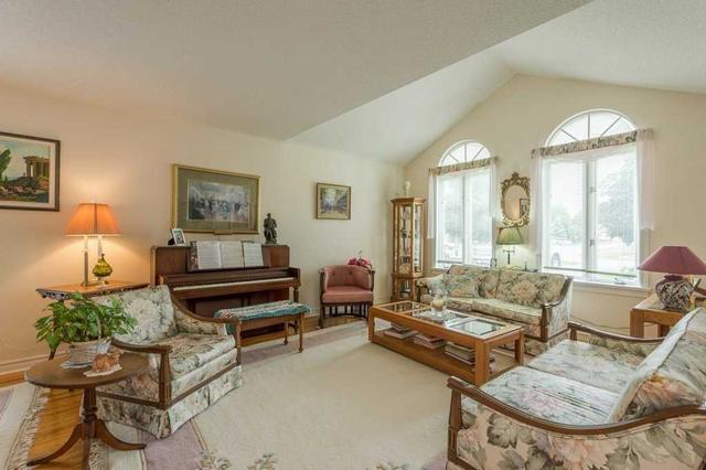 17 Hillview Dr, House detached with 2 bedrooms, 3 bathrooms and 8 parking in Kawartha Lakes ON | Image 34