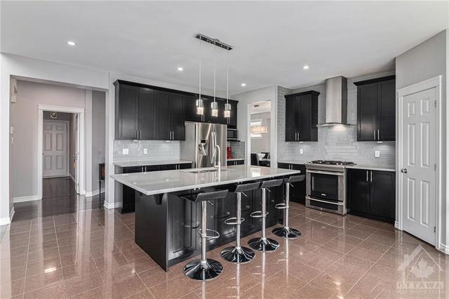 136 Grainstone Way, House detached with 4 bedrooms, 5 bathrooms and 7 parking in Ottawa ON | Image 4