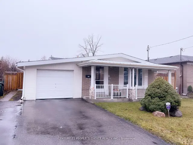 11 Checker Crt, House detached with 3 bedrooms, 2 bathrooms and 4 parking in Toronto ON | Image 1