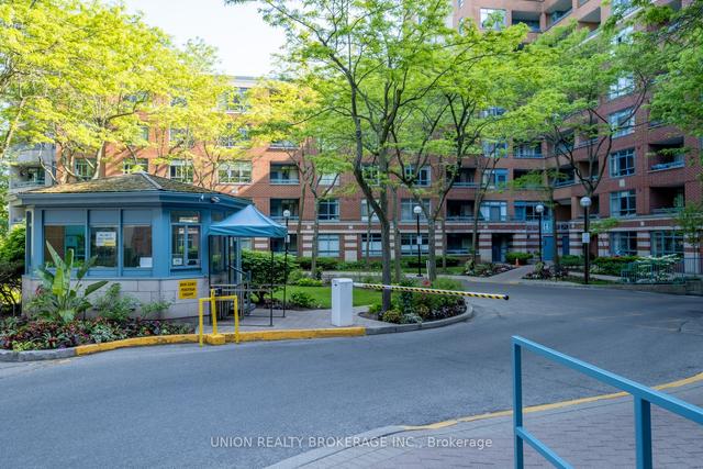 819 - 1091 Kingston Rd, Condo with 2 bedrooms, 2 bathrooms and 1 parking in Toronto ON | Image 15