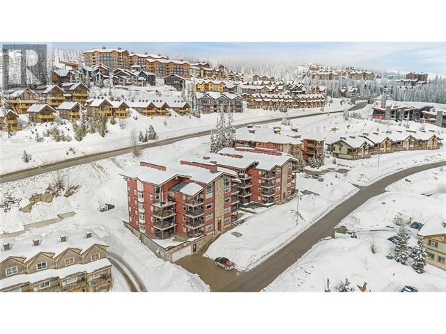 404 - 5030 Snowbird Way, Condo with 3 bedrooms, 2 bathrooms and null parking in Kootenay Boundary E BC | Image 2