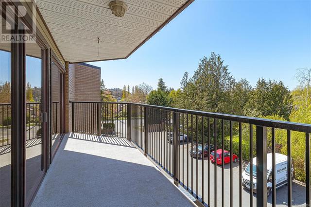 308 - 1870 Mckenzie Ave, Condo with 2 bedrooms, 1 bathrooms and 1 parking in Saanich BC | Image 24