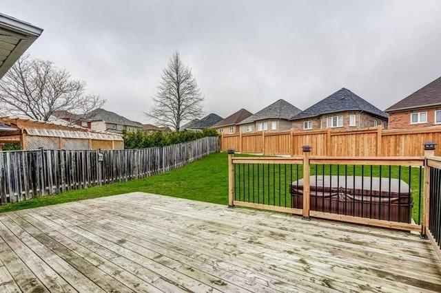 12 Campling Crt, House detached with 3 bedrooms, 2 bathrooms and 3 parking in Clarington ON | Image 20