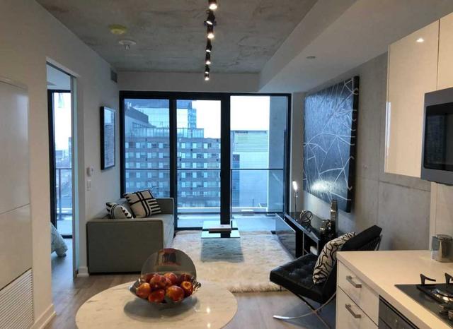 1005 - 55 Ontario St, Condo with 1 bedrooms, 1 bathrooms and 0 parking in Toronto ON | Image 2