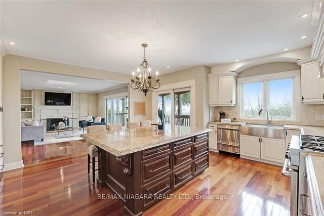 35 Clearview Hts, House detached with 4 bedrooms, 5 bathrooms and 8 parking in St. Catharines ON | Image 4