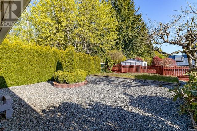 9882 Echo Hts, House detached with 2 bedrooms, 2 bathrooms and 2 parking in North Cowichan BC | Image 32