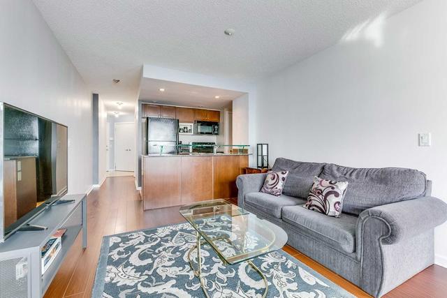 1408 - 208 Queens Quay W, Condo with 1 bedrooms, 1 bathrooms and 1 parking in Toronto ON | Image 25