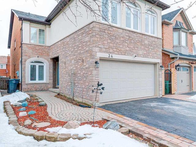 34 Bighorn Cres, House detached with 4 bedrooms, 3 bathrooms and 2 parking in Brampton ON | Image 2
