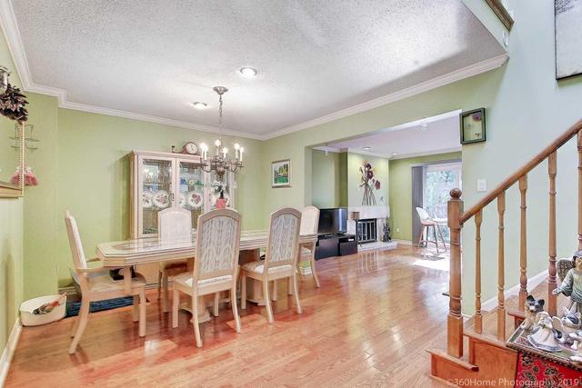 28 Quail Valley Dr, Townhouse with 3 bedrooms, 3 bathrooms and 4 parking in Markham ON | Image 9