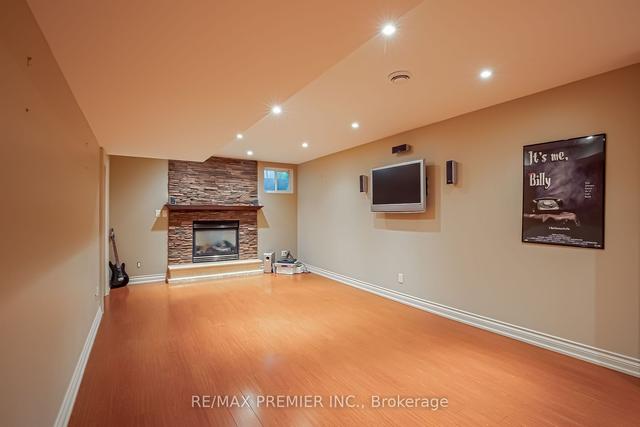 42 Woolacott Rd, House detached with 4 bedrooms, 6 bathrooms and 6 parking in Vaughan ON | Image 25