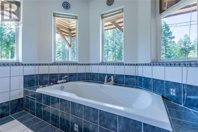 488 Cape Mudge Rd, House detached with 4 bedrooms, 2 bathrooms and 10 parking in Strathcona C BC | Image 19