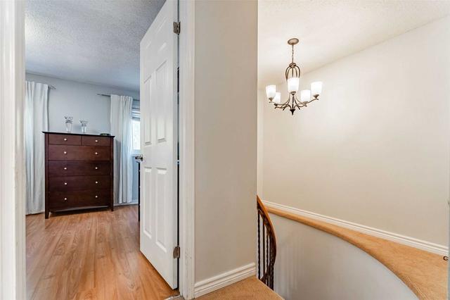 43 Talbot St, House detached with 3 bedrooms, 3 bathrooms and 4 parking in Brampton ON | Image 10