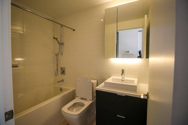 1807 - 170 Bayview Ave, Condo with 2 bedrooms, 2 bathrooms and 1 parking in Toronto ON | Image 5