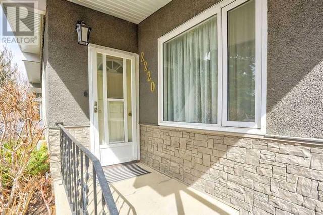 2220 24 Avenue, House semidetached with 3 bedrooms, 1 bathrooms and 4 parking in Coaldale AB | Image 2