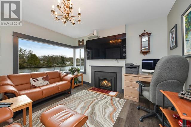 10 Phillion Pl, House detached with 4 bedrooms, 3 bathrooms and 6 parking in Esquimalt BC | Image 6