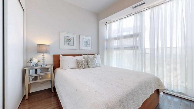 6107 - 14 York St, Condo with 1 bedrooms, 1 bathrooms and 0 parking in Toronto ON | Image 8