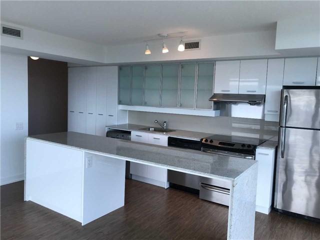 1002 - 33 Singer Crt, Condo with 2 bedrooms, 2 bathrooms and 1 parking in Toronto ON | Image 2