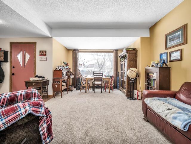 836 7 Street S, House detached with 3 bedrooms, 2 bathrooms and null parking in Lethbridge AB | Image 8