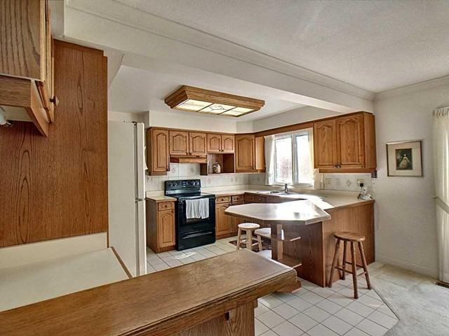 64 Barons Crt, House detached with 3 bedrooms, 3 bathrooms and 4 parking in London ON | Image 5