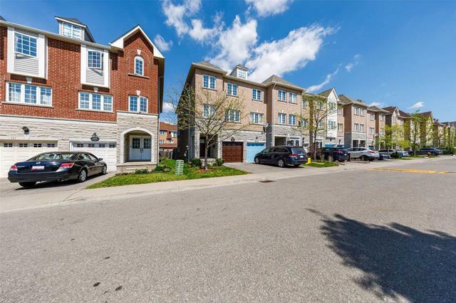 781 Candlestick Circ, House attached with 3 bedrooms, 4 bathrooms and 2 parking in Mississauga ON | Image 12