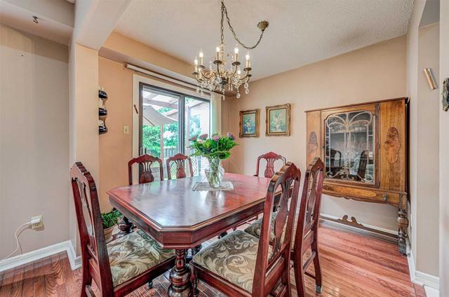 113 Lisa Cres, House detached with 3 bedrooms, 4 bathrooms and 5 parking in Vaughan ON | Image 4