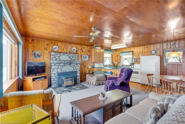 117 Tamarac Road, House detached with 2 bedrooms, 1 bathrooms and 4 parking in Northern Bruce Peninsula ON | Image 16