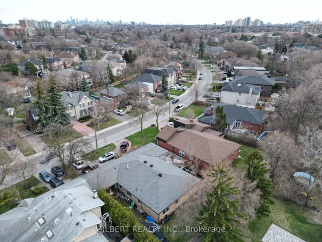 98 Brookview Dr, House detached with 3 bedrooms, 3 bathrooms and 6 parking in Toronto ON | Image 11