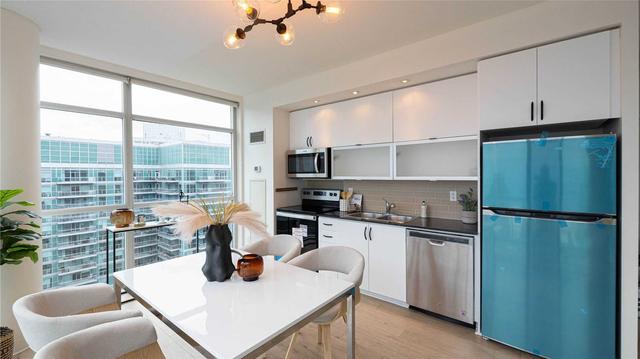 uph03 - 80 Western Battery Rd, Condo with 2 bedrooms, 1 bathrooms and 2 parking in Toronto ON | Image 12