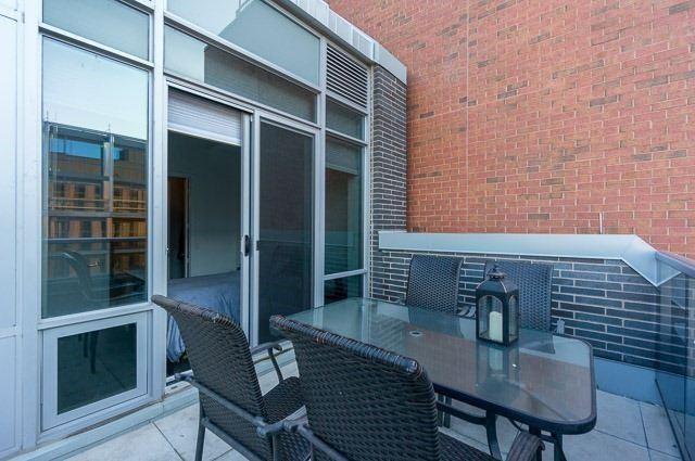 lph 915 - 399 Adelaide St W, Condo with 1 bedrooms, 2 bathrooms and 1 parking in Toronto ON | Image 2