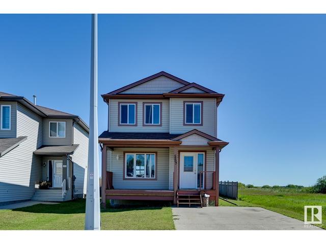 5507 45 St, House detached with 3 bedrooms, 2 bathrooms and null parking in Bruderheim AB | Card Image