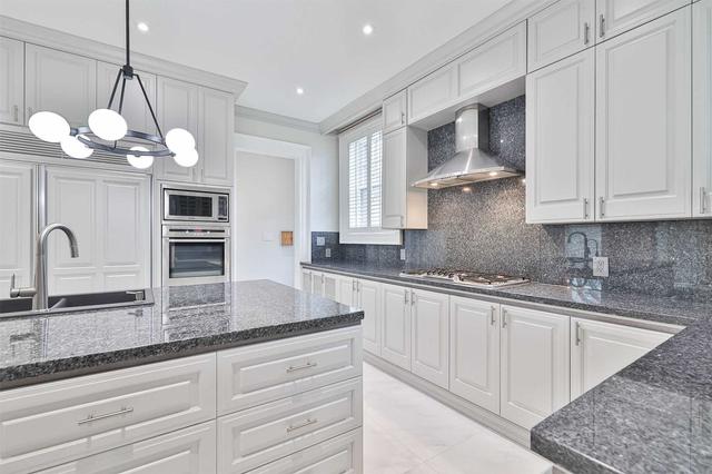 60 Dunvegan Rd, House detached with 8 bedrooms, 8 bathrooms and 10 parking in Toronto ON | Image 39
