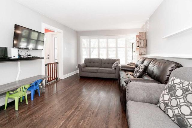 Upper - 2394 Yeovil Rd, House semidetached with 2 bedrooms, 1 bathrooms and 1 parking in Mississauga ON | Image 7