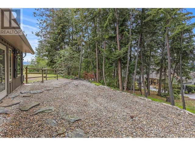 2957 Harvard Road, House detached with 4 bedrooms, 3 bathrooms and 13 parking in Kelowna BC | Image 40