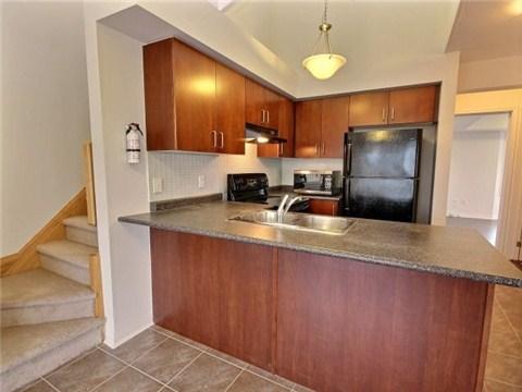 3 - 648 Shoreline Dr, Condo with 2 bedrooms, 2 bathrooms and 2 parking in Mississauga ON | Image 4