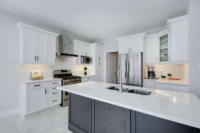 179 Summerset Dr, House detached with 2 bedrooms, 2 bathrooms and 4 parking in Barrie ON | Image 9