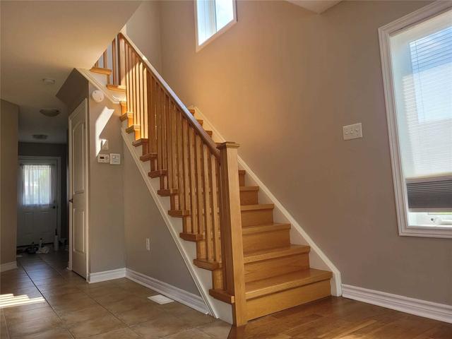 99 Lambeth Way, Townhouse with 3 bedrooms, 3 bathrooms and 2 parking in Guelph ON | Image 4