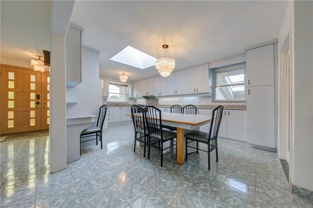 146 Verobeach Blvd, House detached with 3 bedrooms, 2 bathrooms and 6 parking in Toronto ON | Image 4