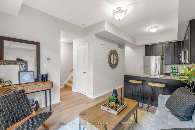 17 - 88 Carr St, Townhouse with 2 bedrooms, 2 bathrooms and 1 parking in Toronto ON | Image 36