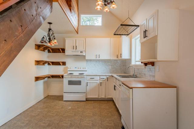 421 104th Street, House detached with 3 bedrooms, 3 bathrooms and null parking in Castlegar BC | Image 21