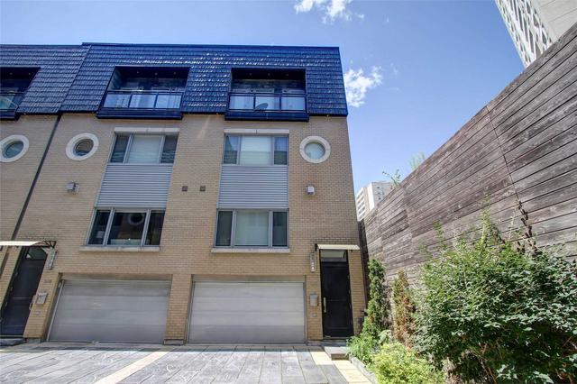 302 Merton St, House semidetached with 3 bedrooms, 3 bathrooms and 2 parking in Toronto ON | Image 1