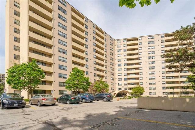 811 - 700 Dynes Rd, Condo with 3 bedrooms, 2 bathrooms and 2 parking in Burlington ON | Image 1