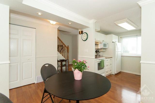 g - 52 Sumac Street, Townhouse with 3 bedrooms, 2 bathrooms and 1 parking in Ottawa ON | Image 9