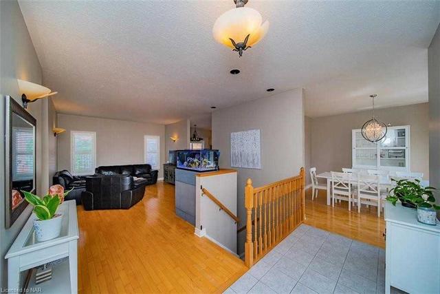 7967 Oakridge Dr, House detached with 3 bedrooms, 3 bathrooms and 8 parking in Niagara Falls ON | Image 19