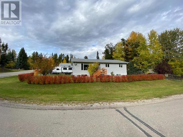 5001 52 Street, House detached with 5 bedrooms, 2 bathrooms and 6 parking in Vermilion River County AB | Card Image