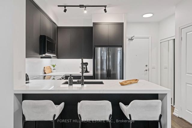 902 - 500 St Clair Ave W, Condo with 2 bedrooms, 2 bathrooms and 1 parking in Toronto ON | Image 1