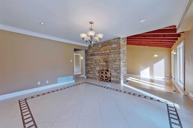 775 Woodland Acres Cres, House detached with 7 bedrooms, 10 bathrooms and 15 parking in Vaughan ON | Image 11